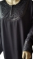 Saudi Abaya mit schwarzen Steinchen und gestickten Kreisen
